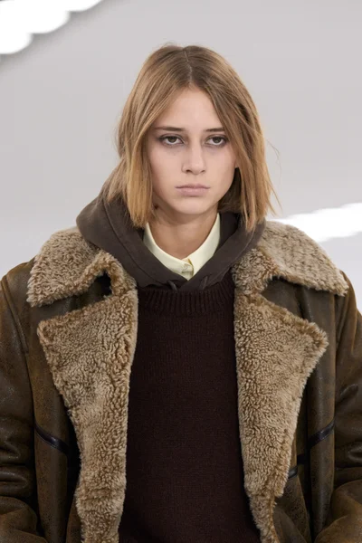 Look 63